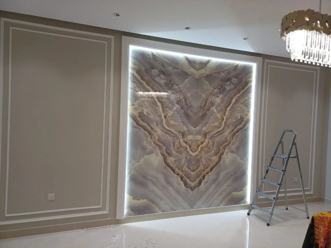 معلم دهانات وديكور 