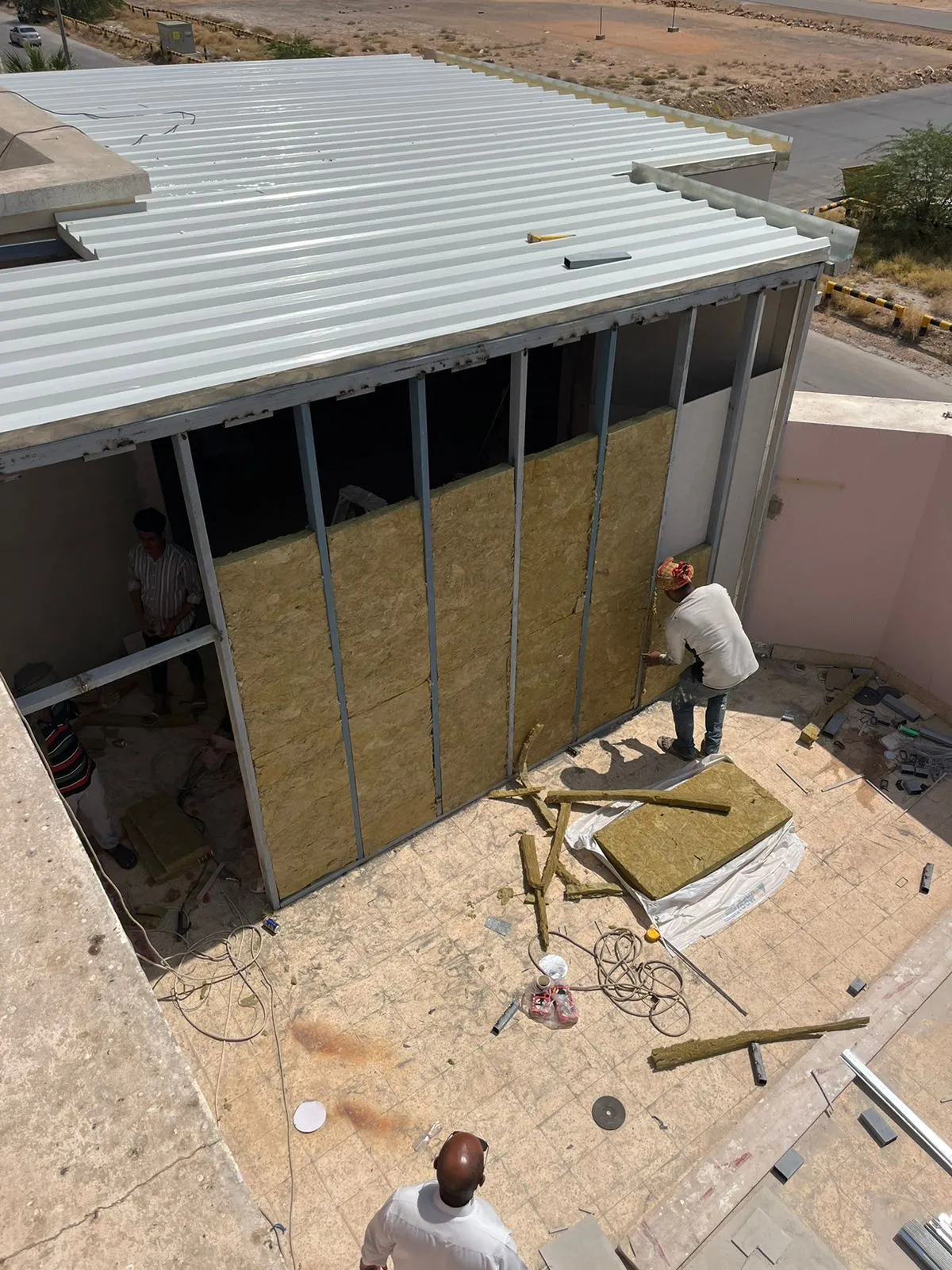 بناء ملاحق من الساندويتش بانل في جدة بجودة عالية