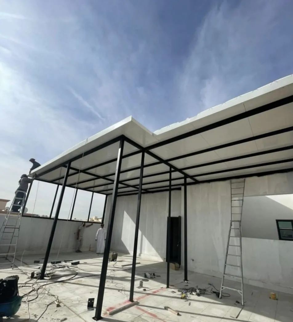 بناء ملاحق من الساندويتش بانل في جدة بجودة عالية