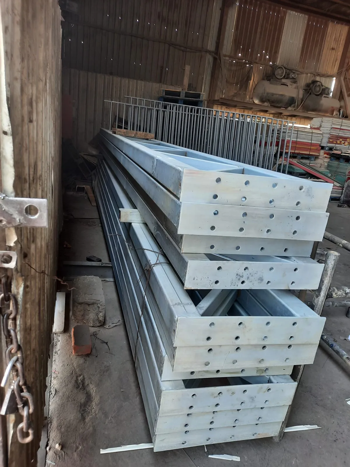 بناء ملاحق من الساندويتش بانل في جدة بجودة عالية