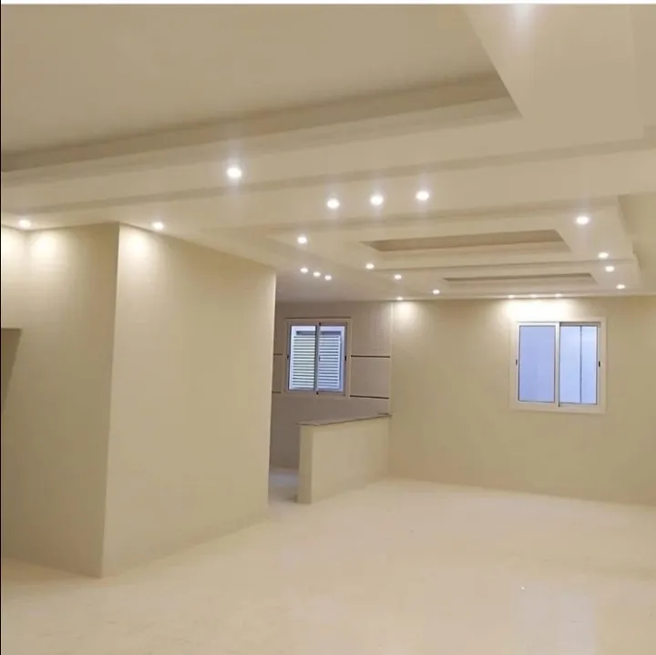 دهانات جدة: عالم من الألوان والأناقة