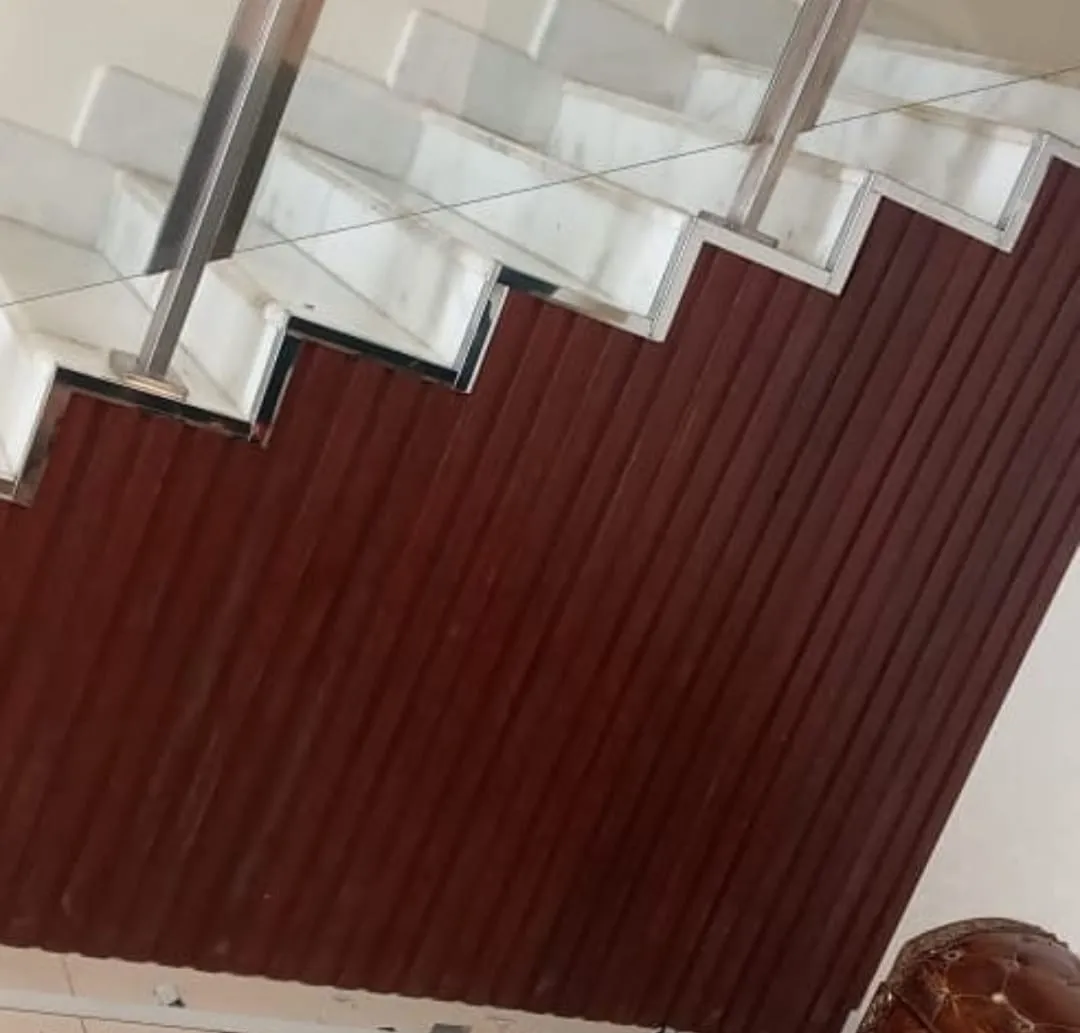 ديكورات حديثة بألواح بديل الخشب في جدة