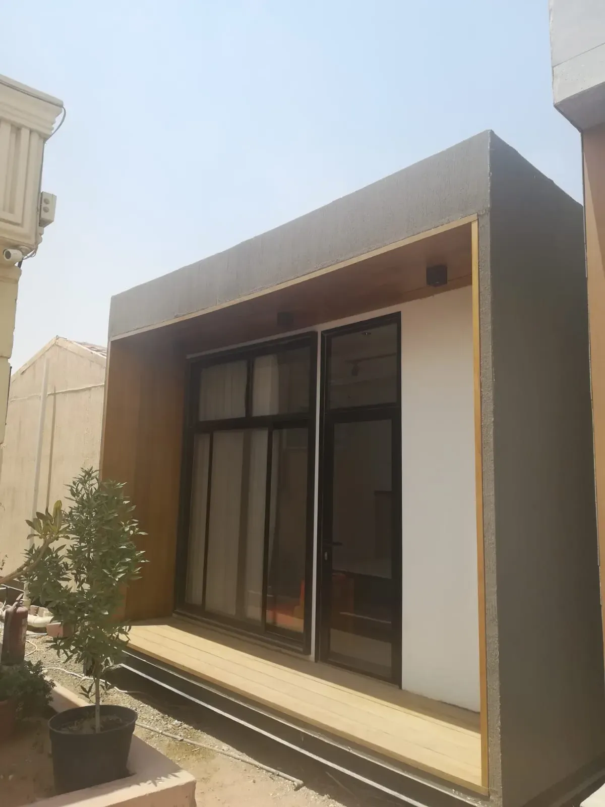 معلم تشطيبات وترميمات ملاحق خارجية عصرية في جدة