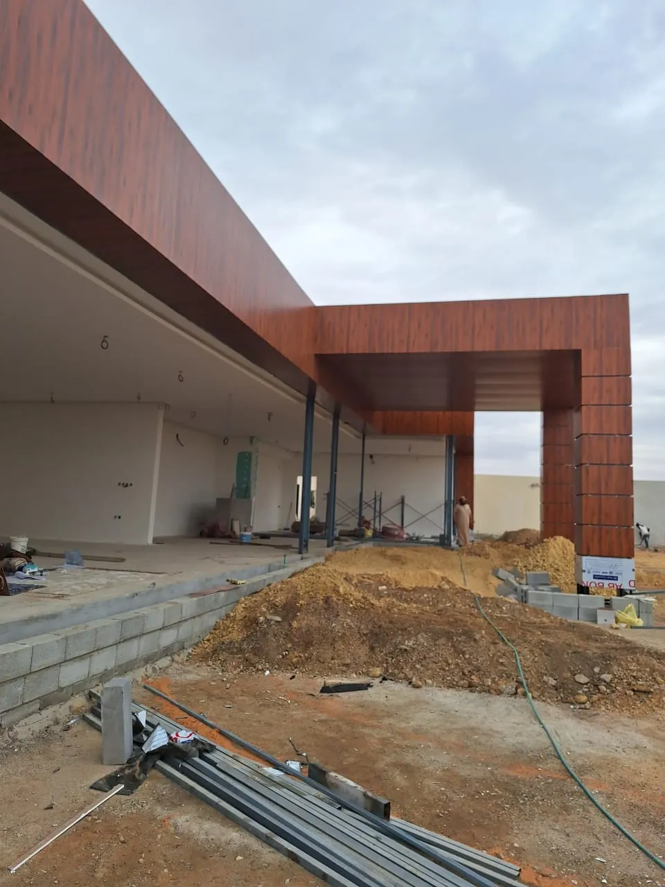 معلم تشطيبات وترميمات ملاحق خارجية عصرية في جدة