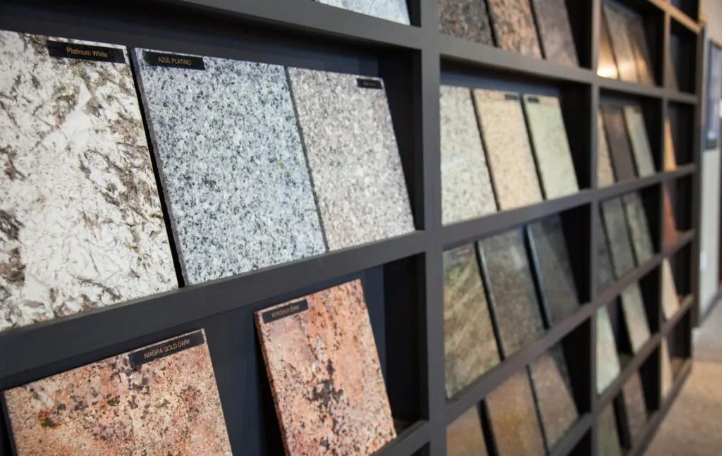 مبلط بجدة: تركيب بلاط وسيراميك بجدة