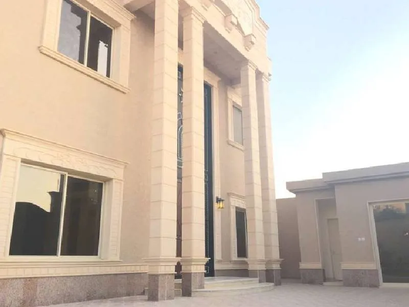 دهانات واجهات الجرافيت والبروفايل مودرن في جدة 2025