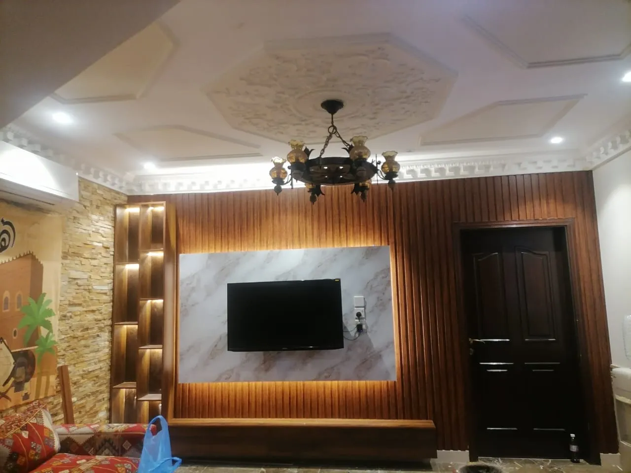 معلم دهانات وديكور 